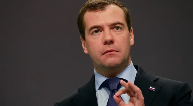 Медведев иска отвличането на Мерц. Германия с реакция