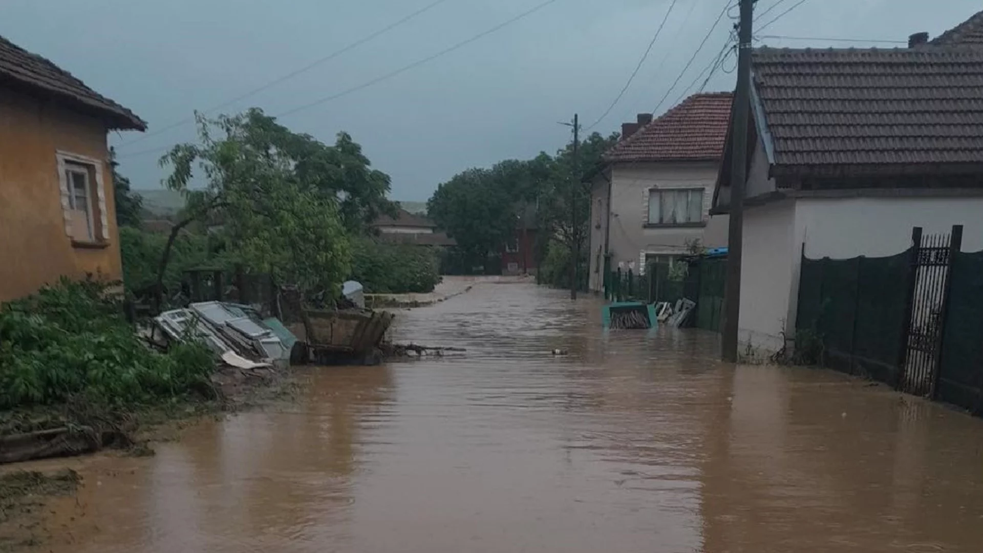 Наводнения, градушки, суши, ураганни ветрове: Какво чака България през 2026 г.?
