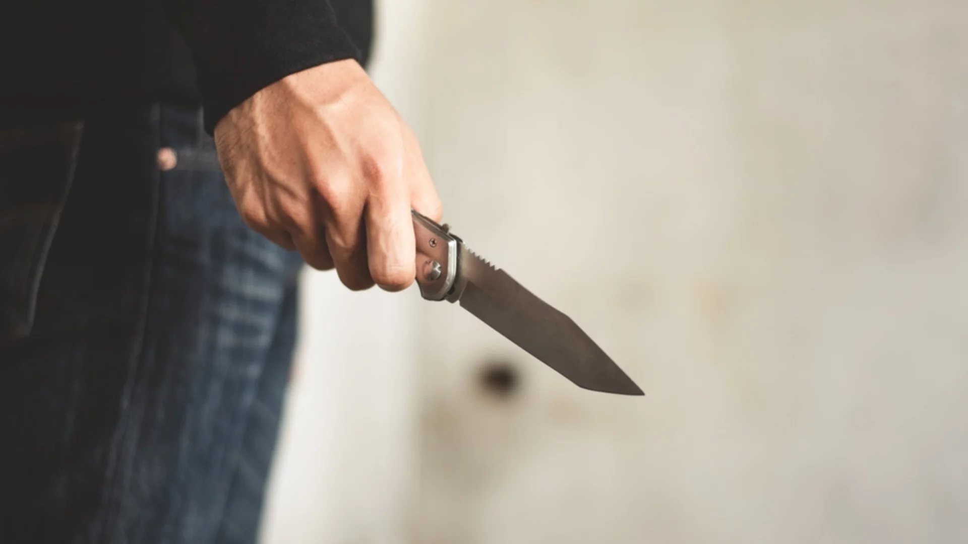 Нарязал бузата й с кухненски нож: Домашно насилие в Бургас