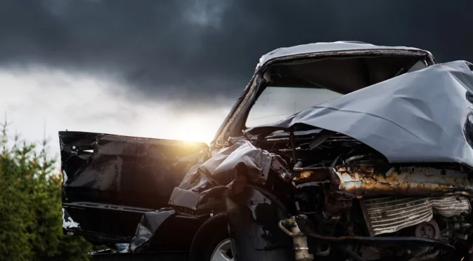 Тежка катастрофа във Велико Търново, загина младеж