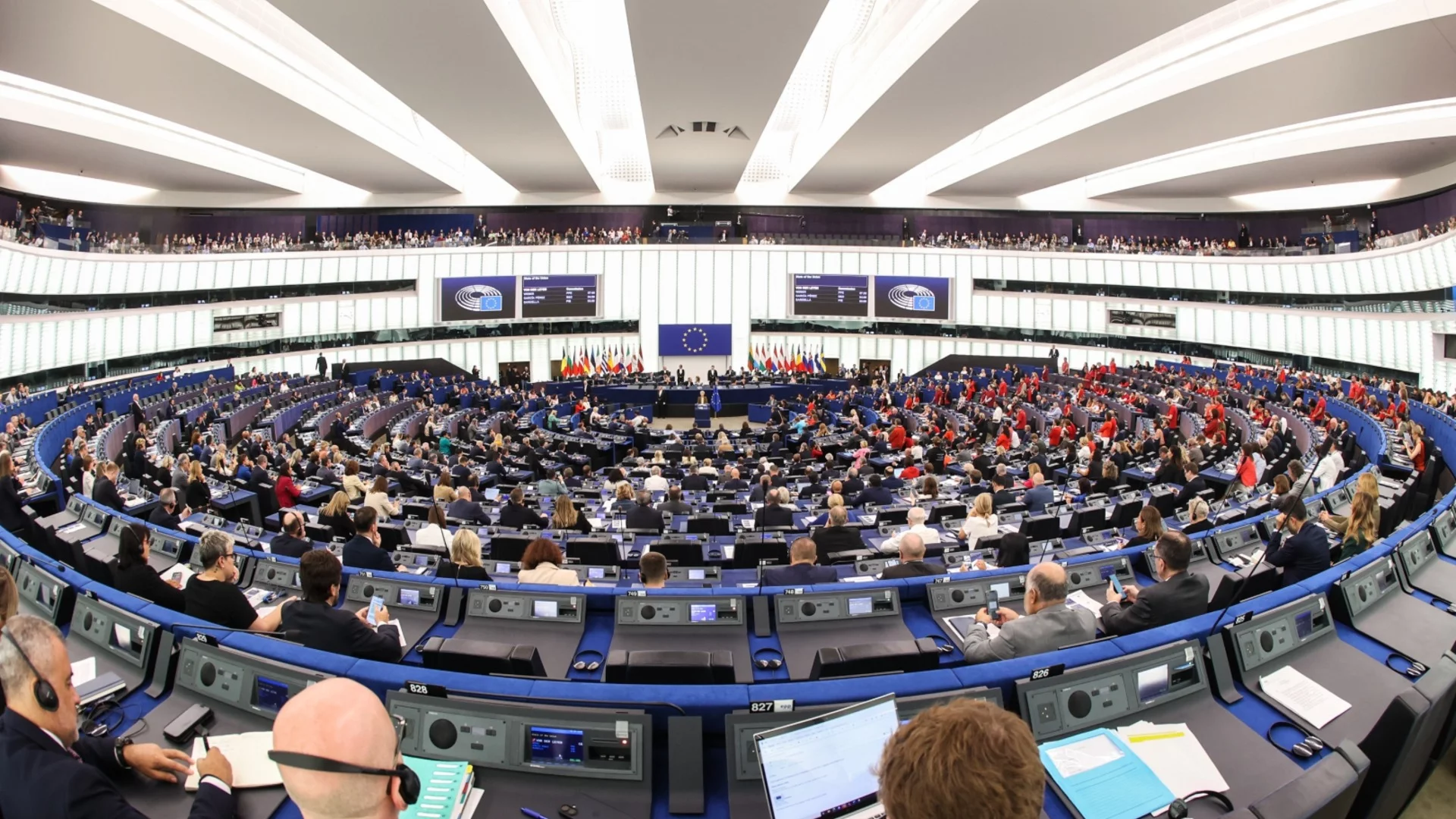 Мачадо и Гонсалес разделиха Европарламента: Бъдещето на Венецуела през погледа на ЕС