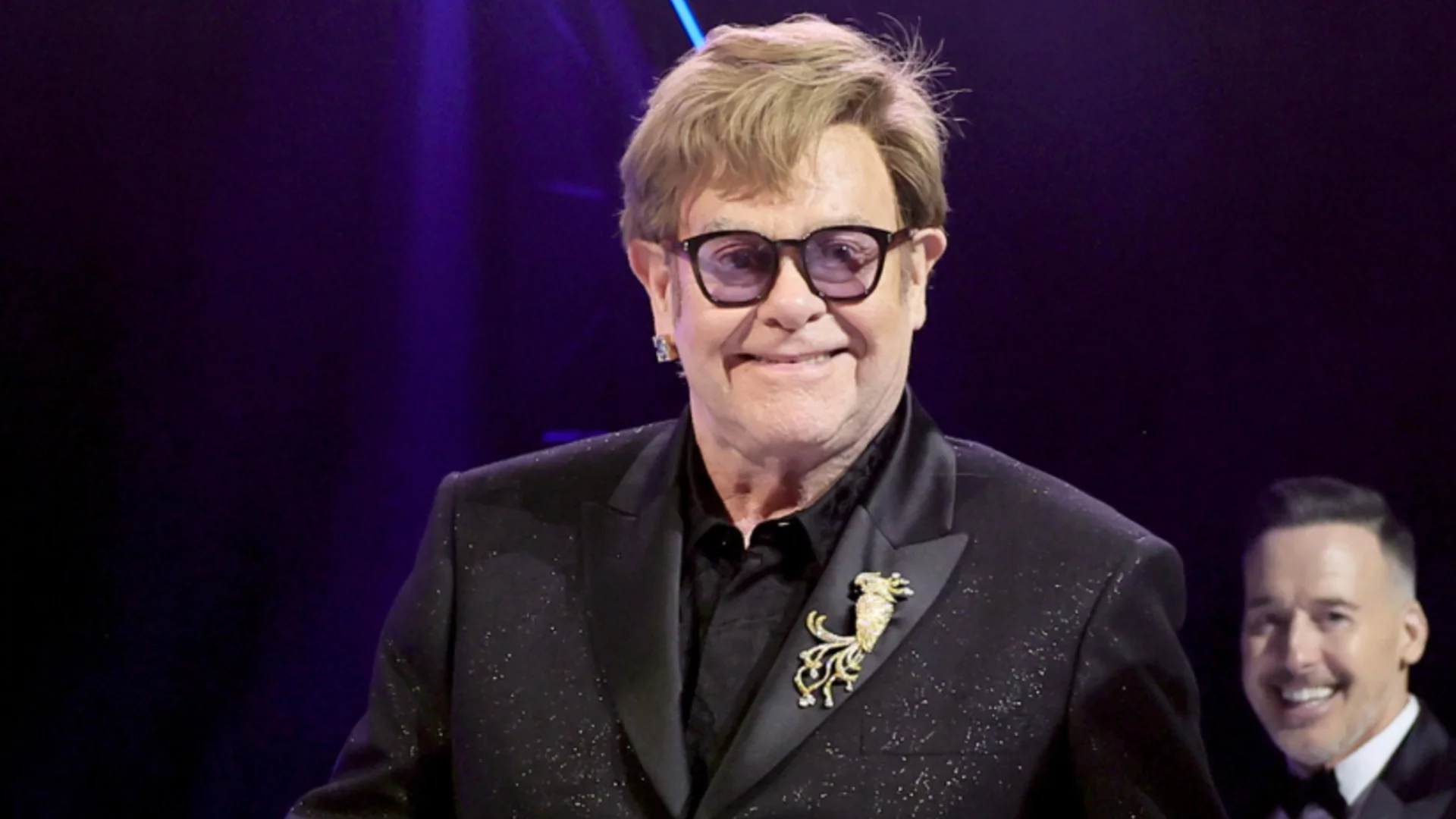 Рядко явление: Елтън Джон показа порасналите си синове (СНИМКА)