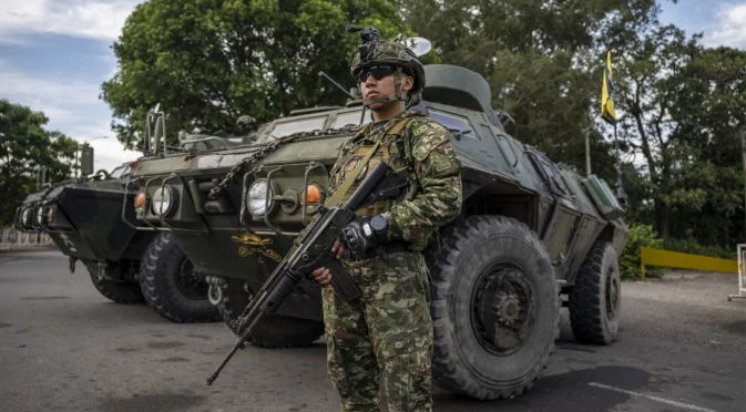 Стрелба близо до президентския дворец във Венецуела (ВИДЕА)