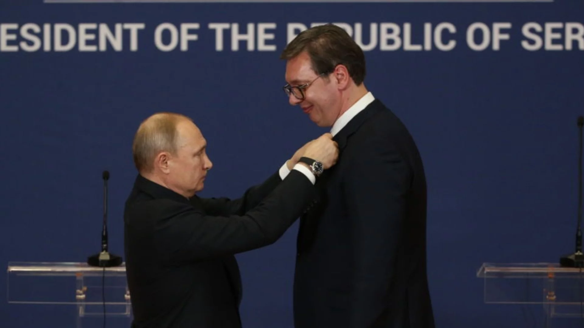 "По-добре един ден като сокол, отколкото 100 години като мишка": Какво е намислил Вучич на Балканите?