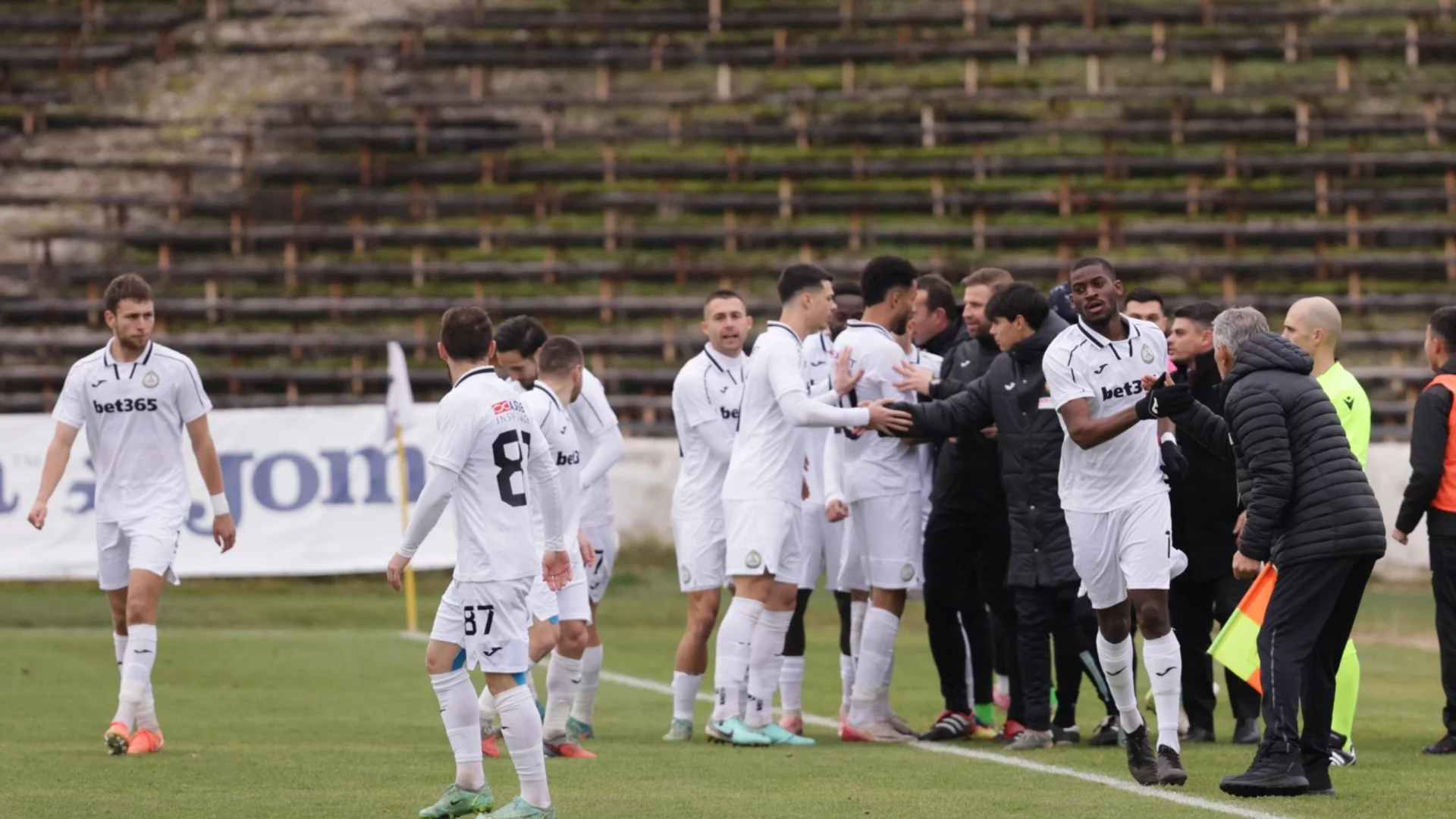 Трансфери в Първа лига: Славия се раздели с петима, титуляр в Ботев Враца ще играе в Румъния, "железничарите" се подсилват