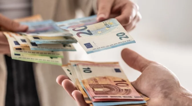 В четвъртък: Всичко ще е пари за Телец, Стрелец + още 2 зодии