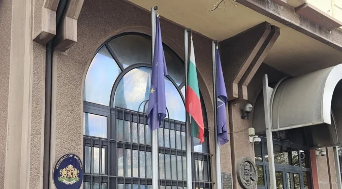 Благодарят за обединението на българите: Посолството ни в Скопие изпрати Димитър Пенев