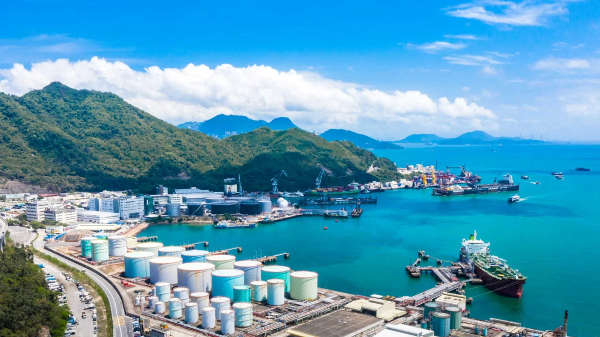 Цената на петрола пое в неочаквана посока след събитията във Венецуела