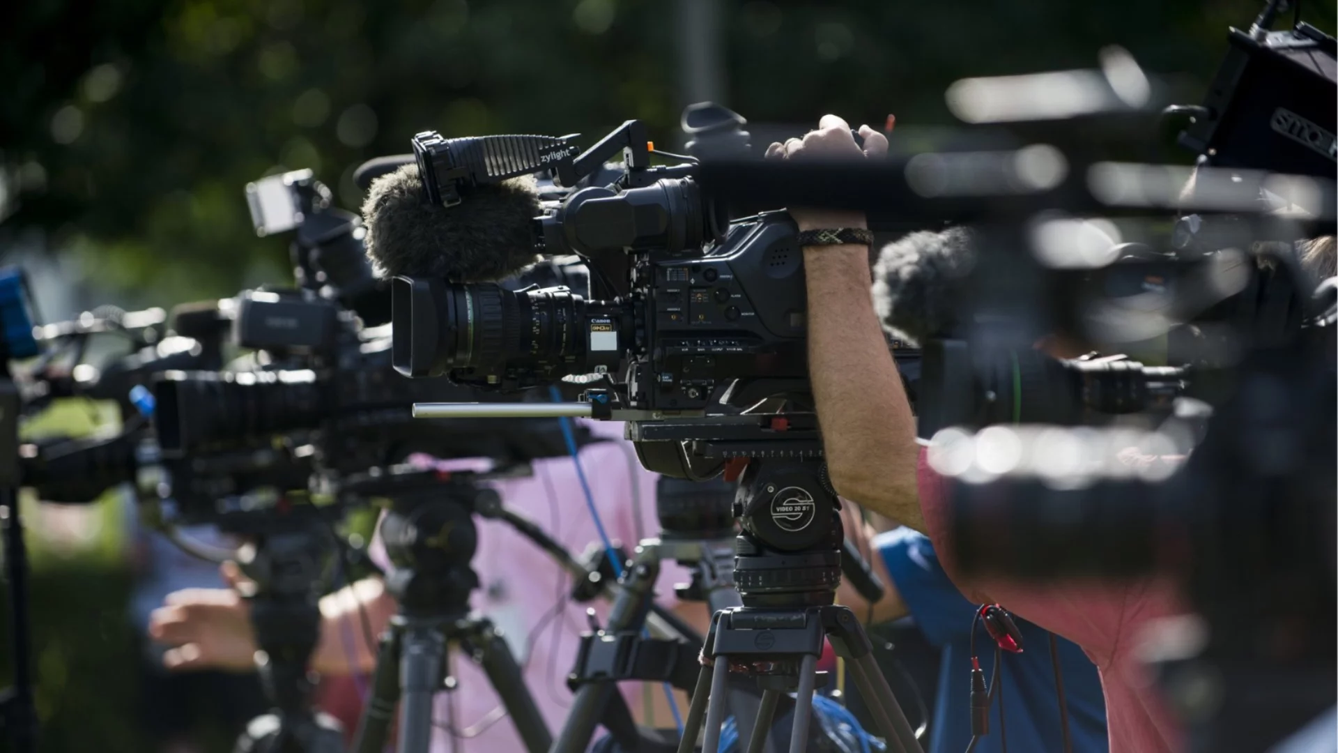 Кореспондентите на Нова телевизия стачкуват за заплати