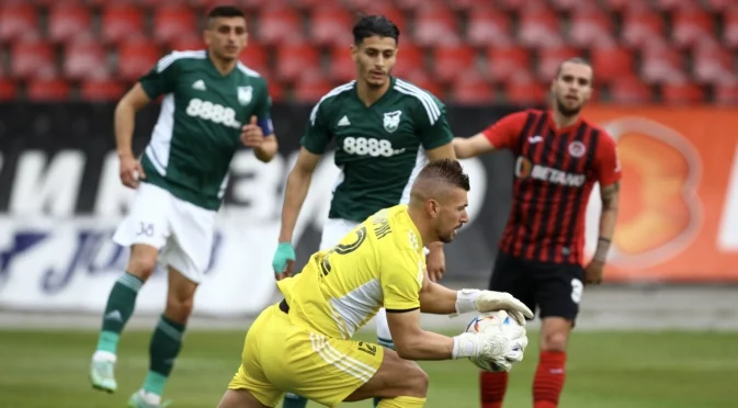 Юноша на ЦСКА спасява емблематичен български тим