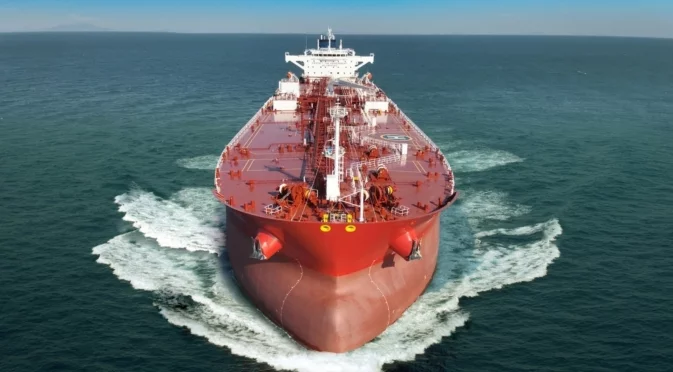 CNN: Идва директна конфронтация САЩ - Русия заради танкер, бягащ от американските санкции