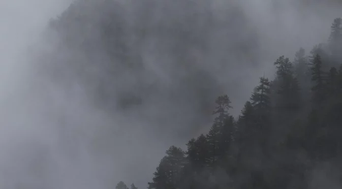 Дъжд, мокър сняг и силен вятър в планините