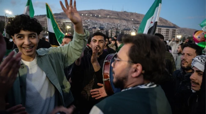 Сирийската армия започна военна операция в кюрдските квартали на Алепо: Евакуация и сигнали за "етническо прочистване" (ВИДЕО)