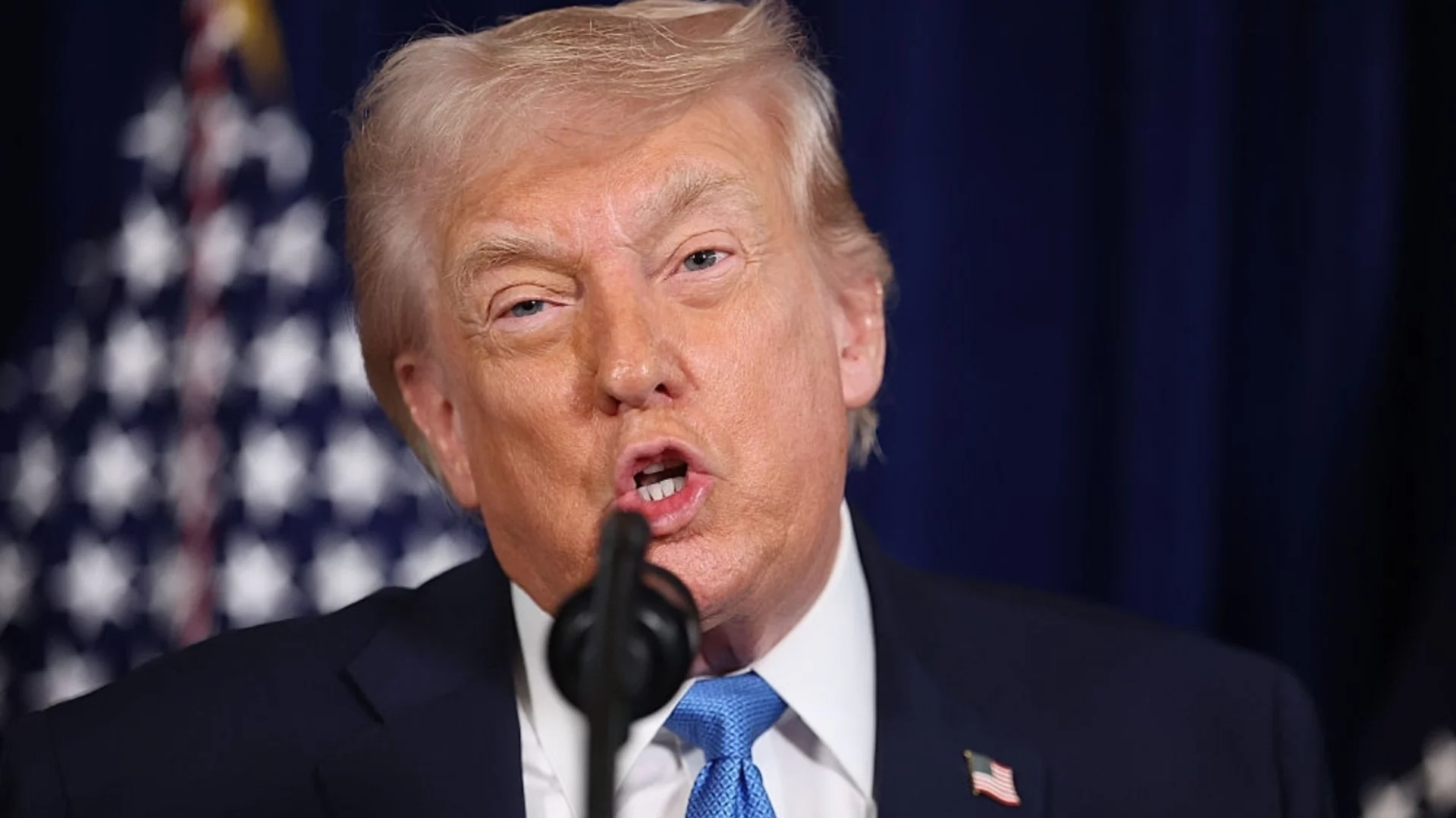 Плезене и гримаси: Тръмп съвсем мина през просото заради трансджендърите в спорта (ВИДЕО)