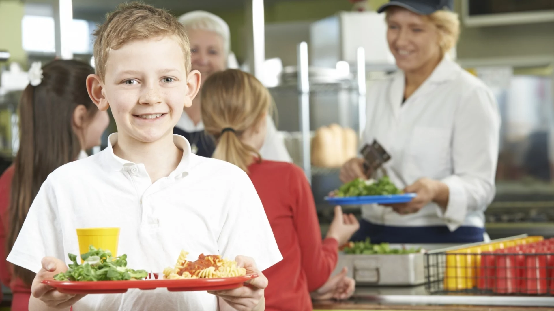 Дебнат за завишени цени в ученическите столове
