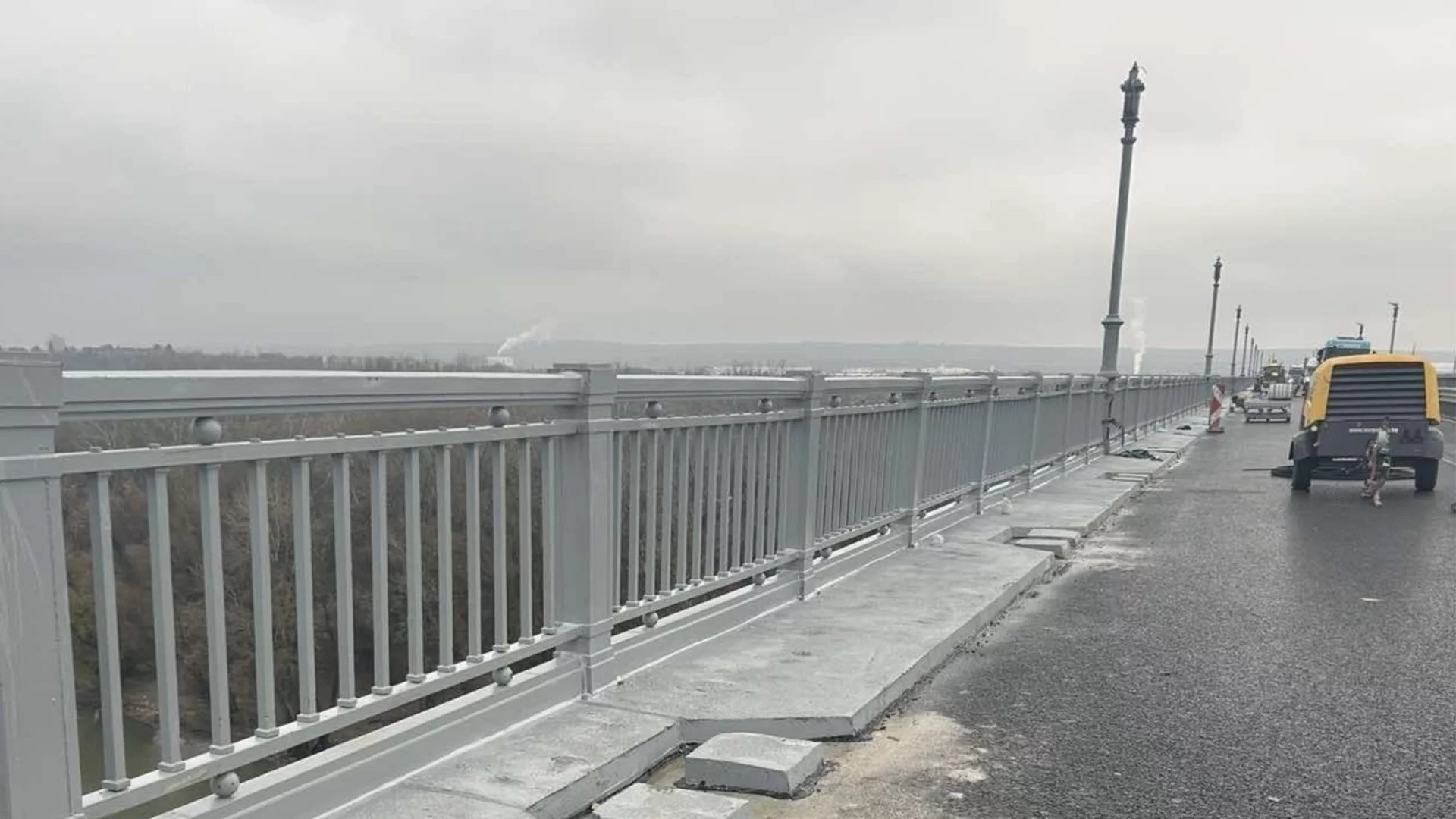 Без спиране на движението: Подновяват ремонта на Дунав мост