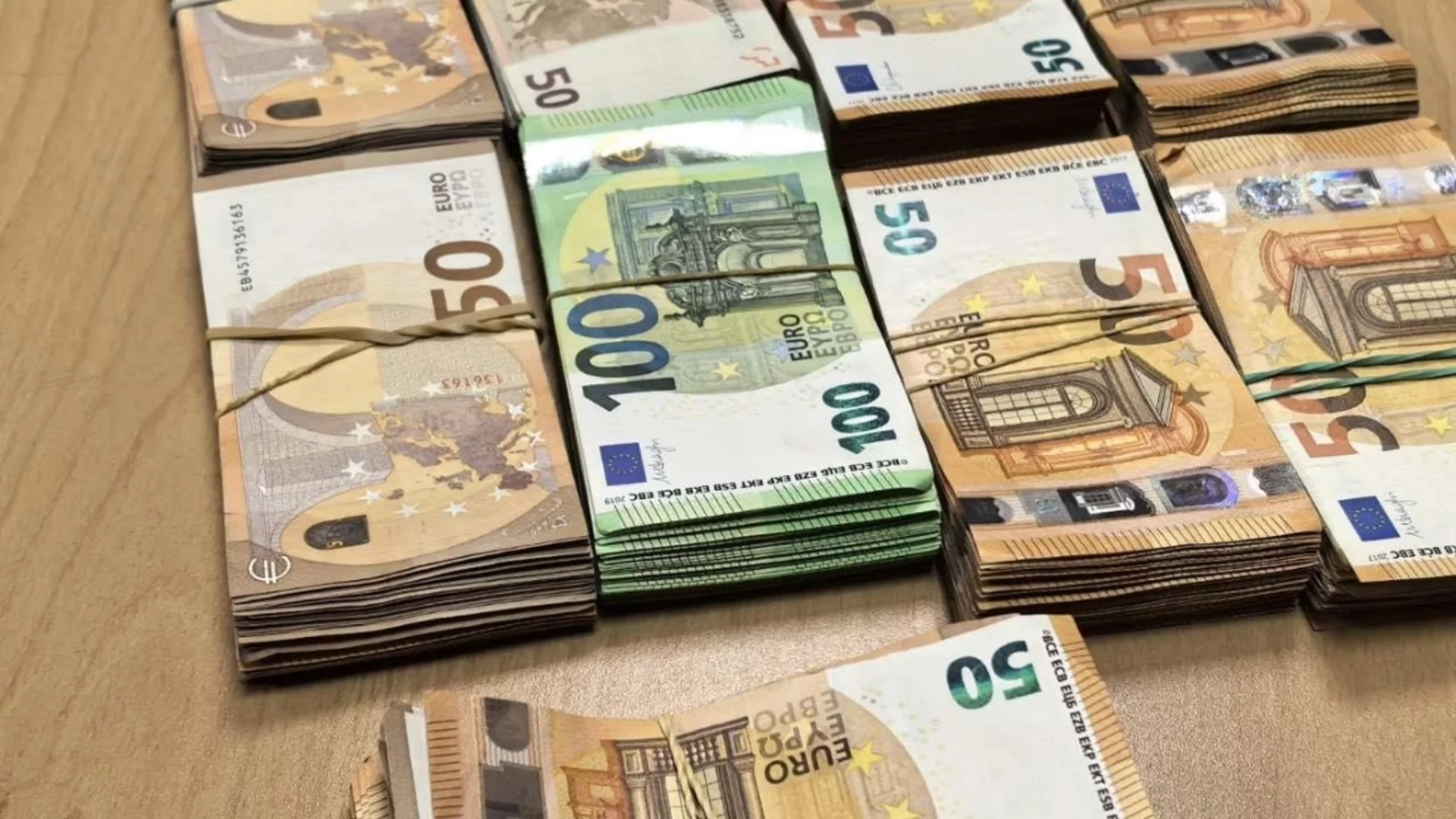 Съмнявате ли се във фалшиви пари - не ги ползвайте: Съвет от полицията