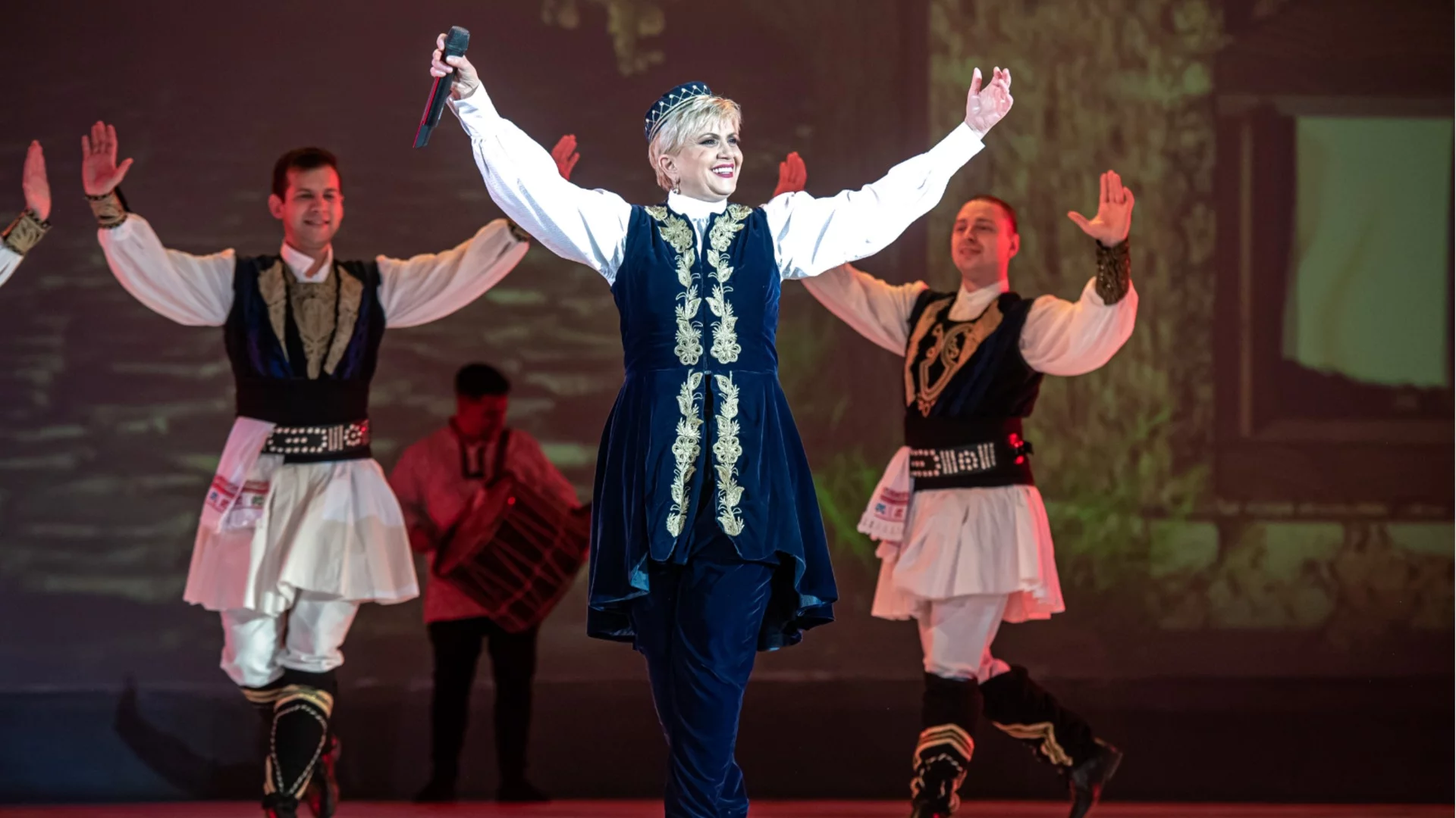 Точно един месец до най-личния спектакъл на Николина Чакърдъкова на 7 февруари в София