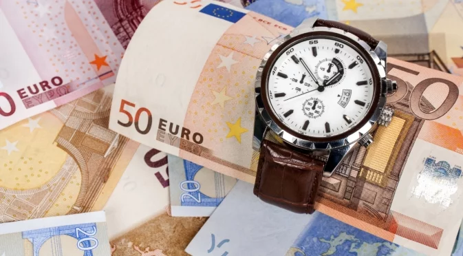 Бързите кредити: Последствията от приемането на еврото в България 