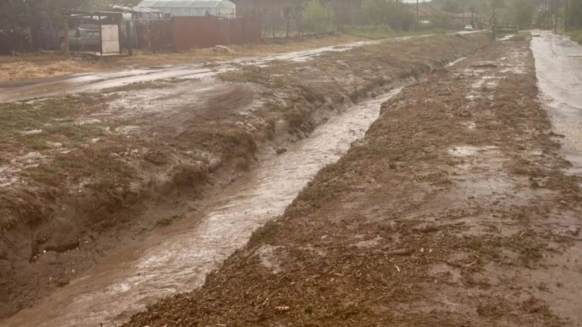 Наводнения в Северна Македония, евакуирани са хора (ВИДЕО)