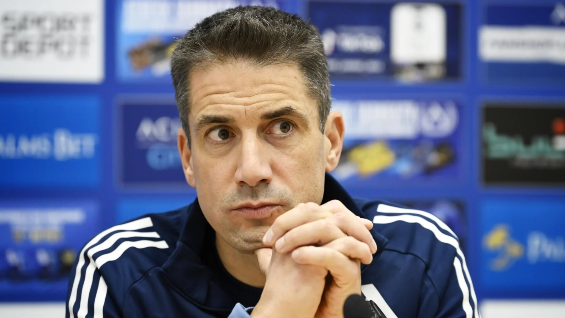 „Колкото и да се старае има страх в него“: треньорите в Левски имат сложна задача