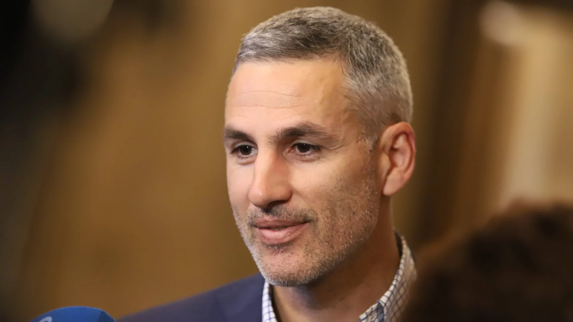 Нова власт на хоризонта: Първи спекулации за бъдещите служебни министри