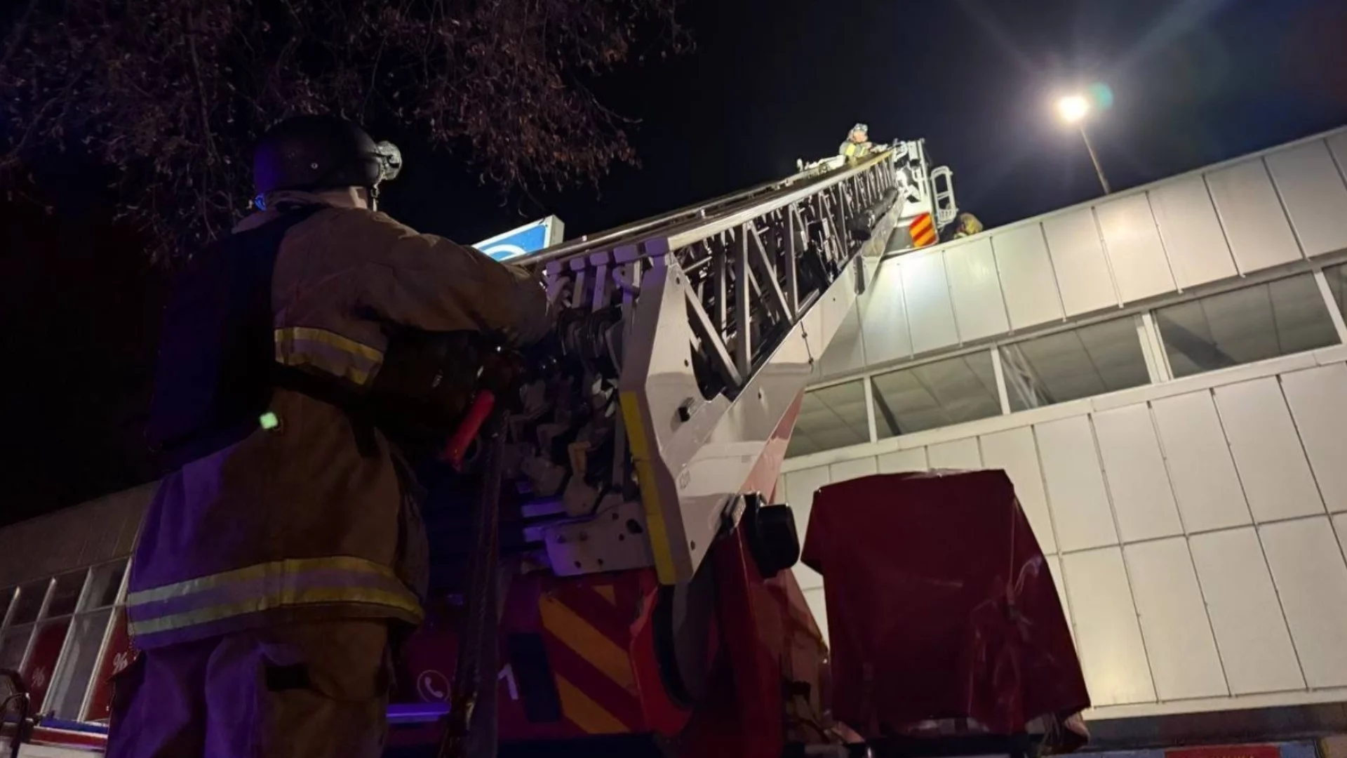 След руски удари: Две големи области в Украйна са без ток, нови пожари и жертви в Одеса (ВИДЕО)