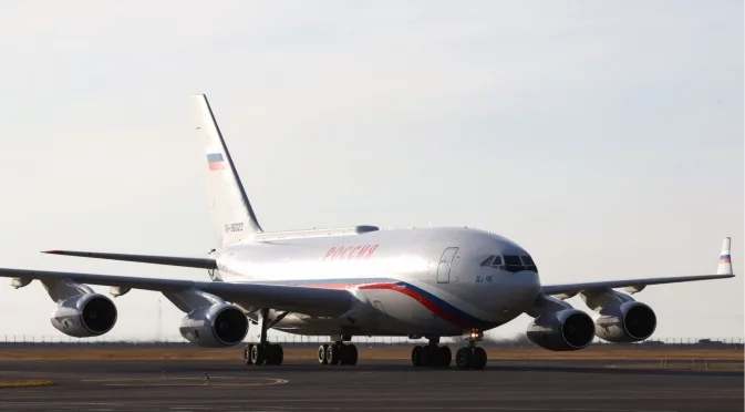 Самолет на руска авиолиния кръжа над Дубай и кацна спешно заради технически проблеми