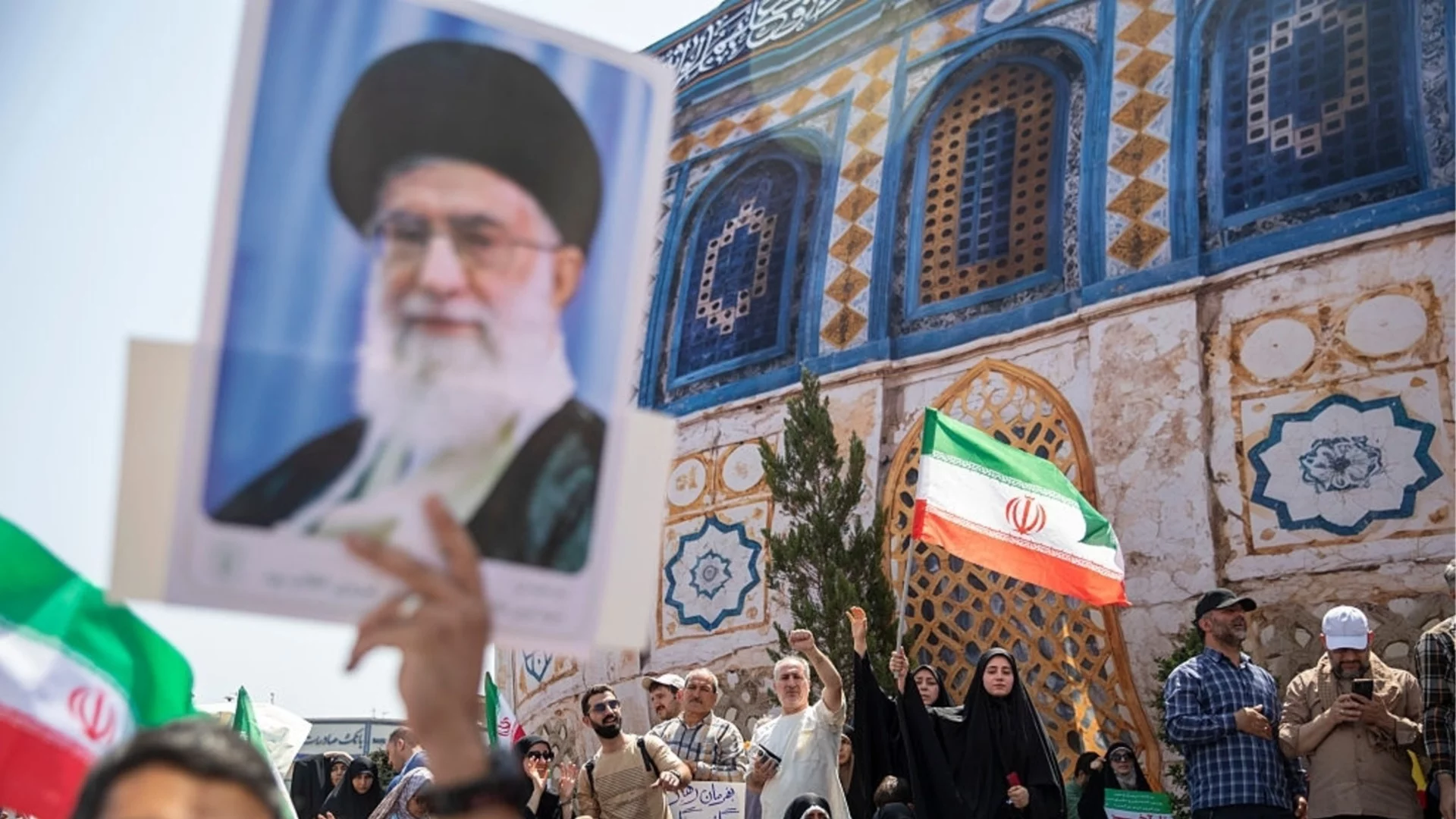 Протестите в Иран: Режимът стреля по гражданите, иракски милиции помагат (ВИДЕО)