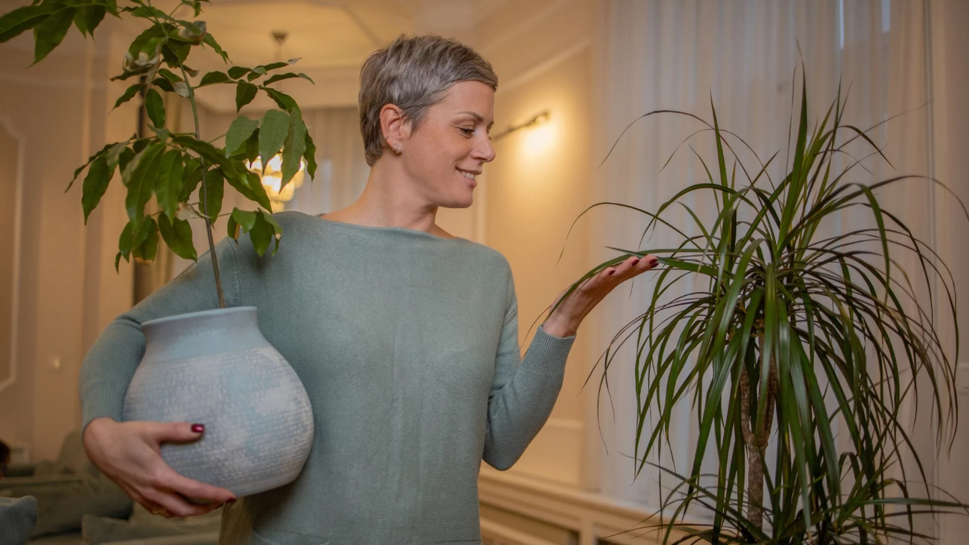 Тайната е в почвата: какво да добавите за здрави и пищни цветя