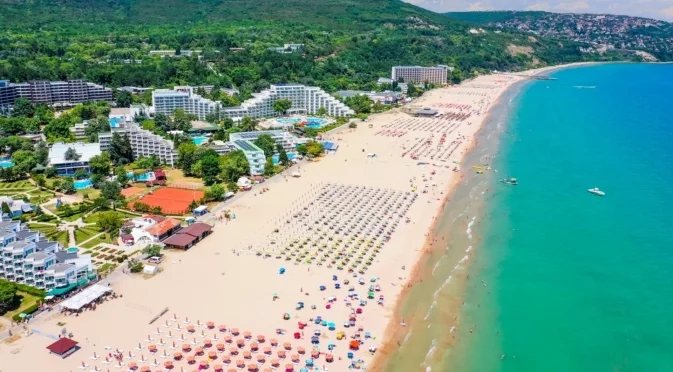 По-скъпо паркиране в "Албена" през летния сезон