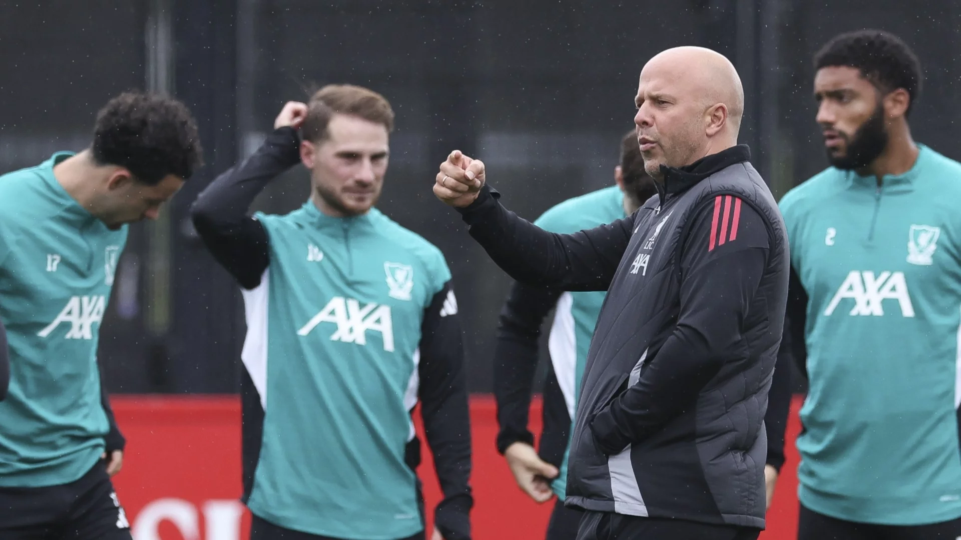 Ливърпул договори голям талант, гласят го за заместник на Ван Дайк