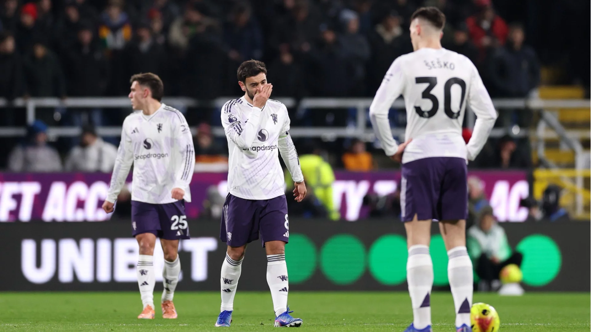 Аморим се махна, но издънките продължават: Ман Юнайтед не успя да бие 19-ия във Висшата лига