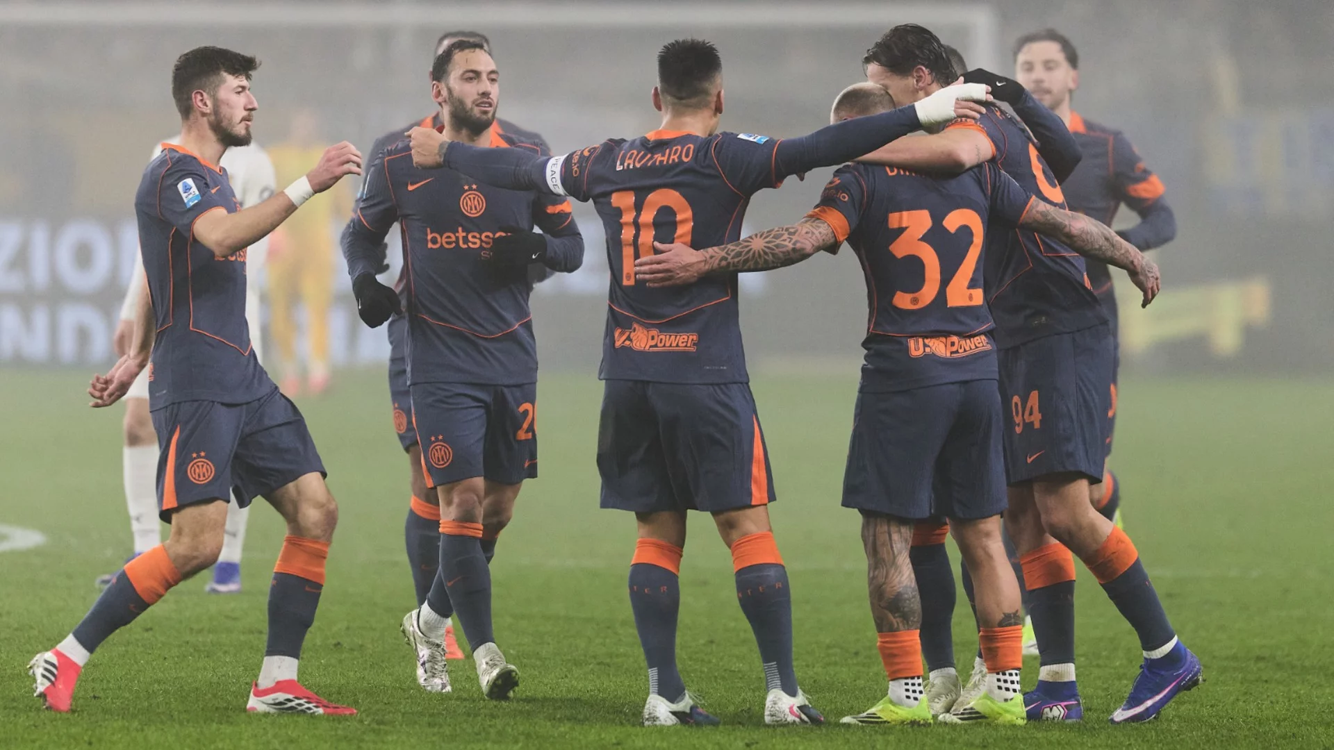 Наполи се издъни, а Интер дръпна на върха в Серия А преди дербито между шампиона и подгласника