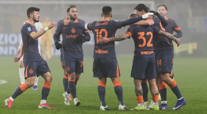 Наполи се издъни, а Интер дръпна на върха в Серия А преди дербито между шампиона и подгласника