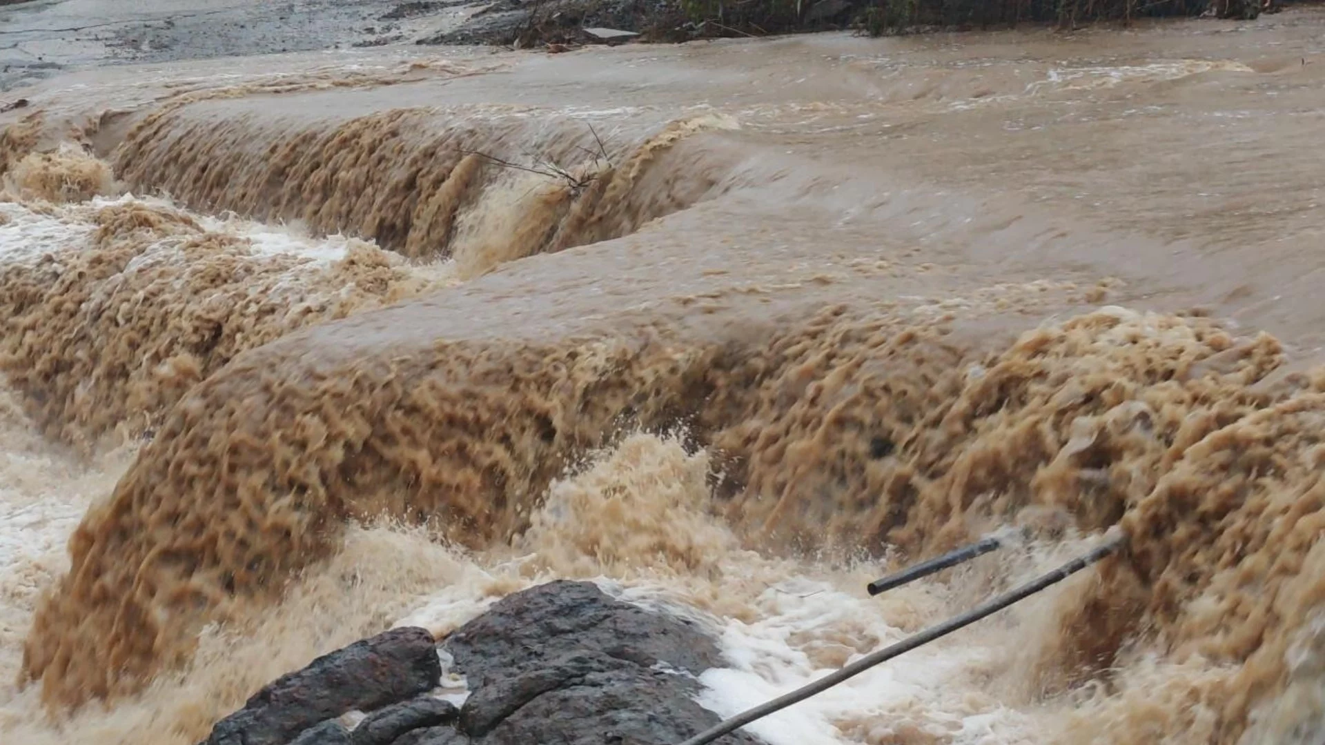 Ситуацията в Крумовград - все още няма ток и вода на определени места