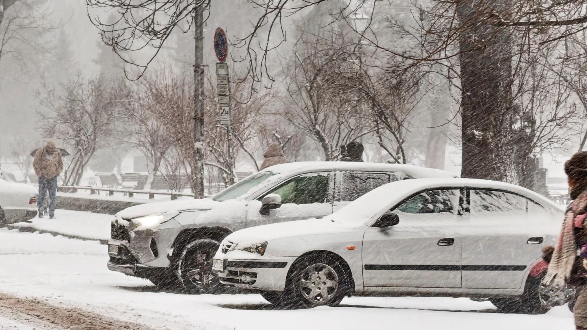 Заради снега: 30 катастрофи без пострадали в София за ден