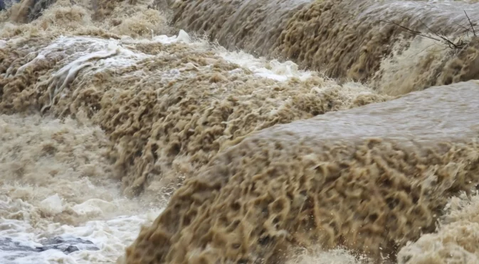 Първа жертва на наводненията на Балканите (ВИДЕО)