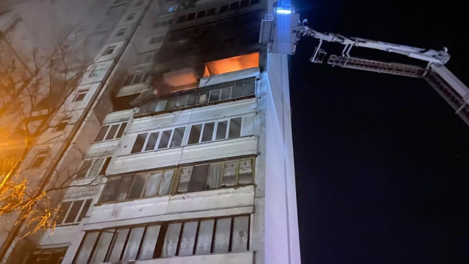 Загинали след поредния руски въздушен удар в Киев, включително лекар (ВИДЕО)