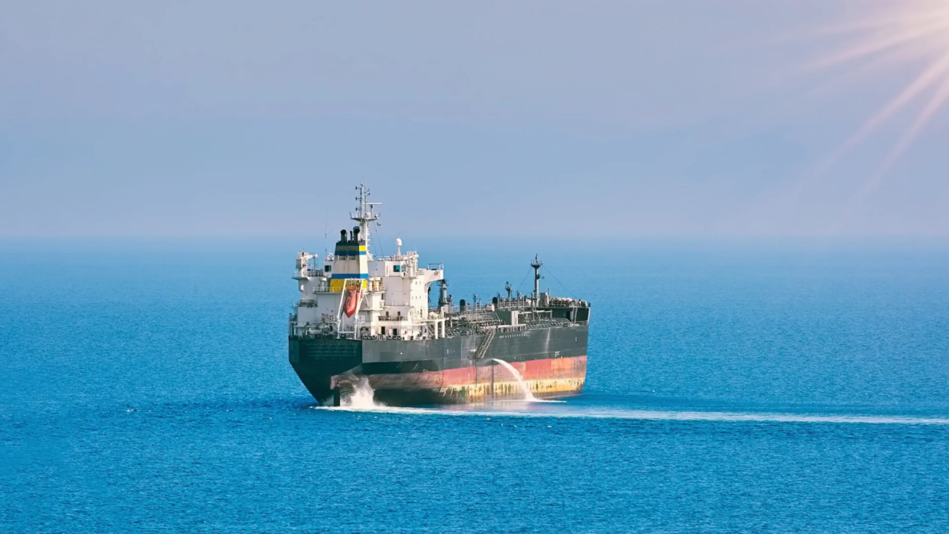 Украинци са основната част на екипажа на задържания от САЩ танкер "Marinera"