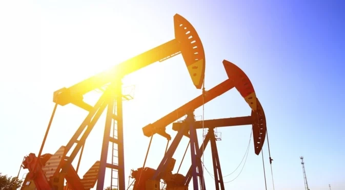 Обрат с цената на петрола заради Венецуела и Иран