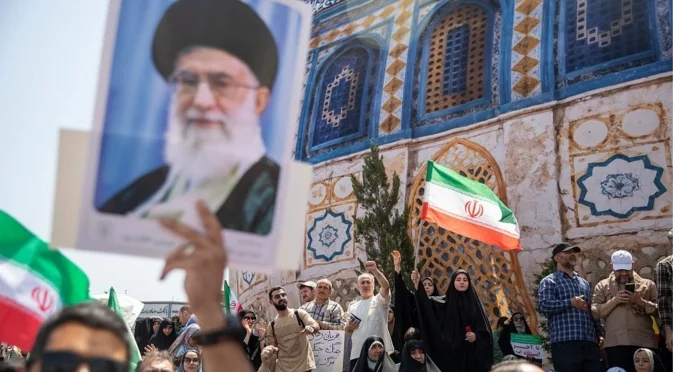 "Хаменей да отива при Асад в Москва": Нови области се присъединяват към бунта в Иран (ВИДЕО)