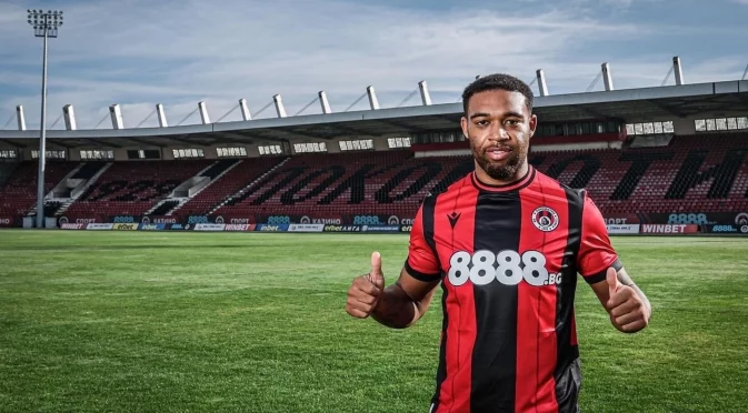 Съдят бивш играч на Ливърпул, наскоро пристигнал в Първа лига