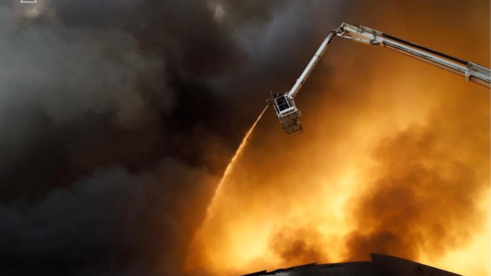 Русия удари Лвов: Има твърдения, че е използвана ракета "Орешник" (ВИДЕО) 