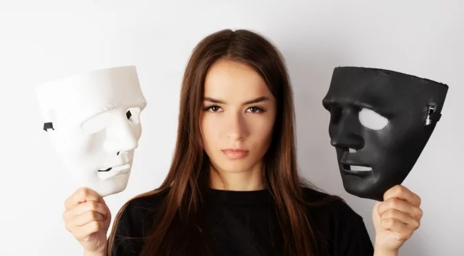 Утре Рак, Дева + още 2 зодии ще разберат, че благородна лъжа няма