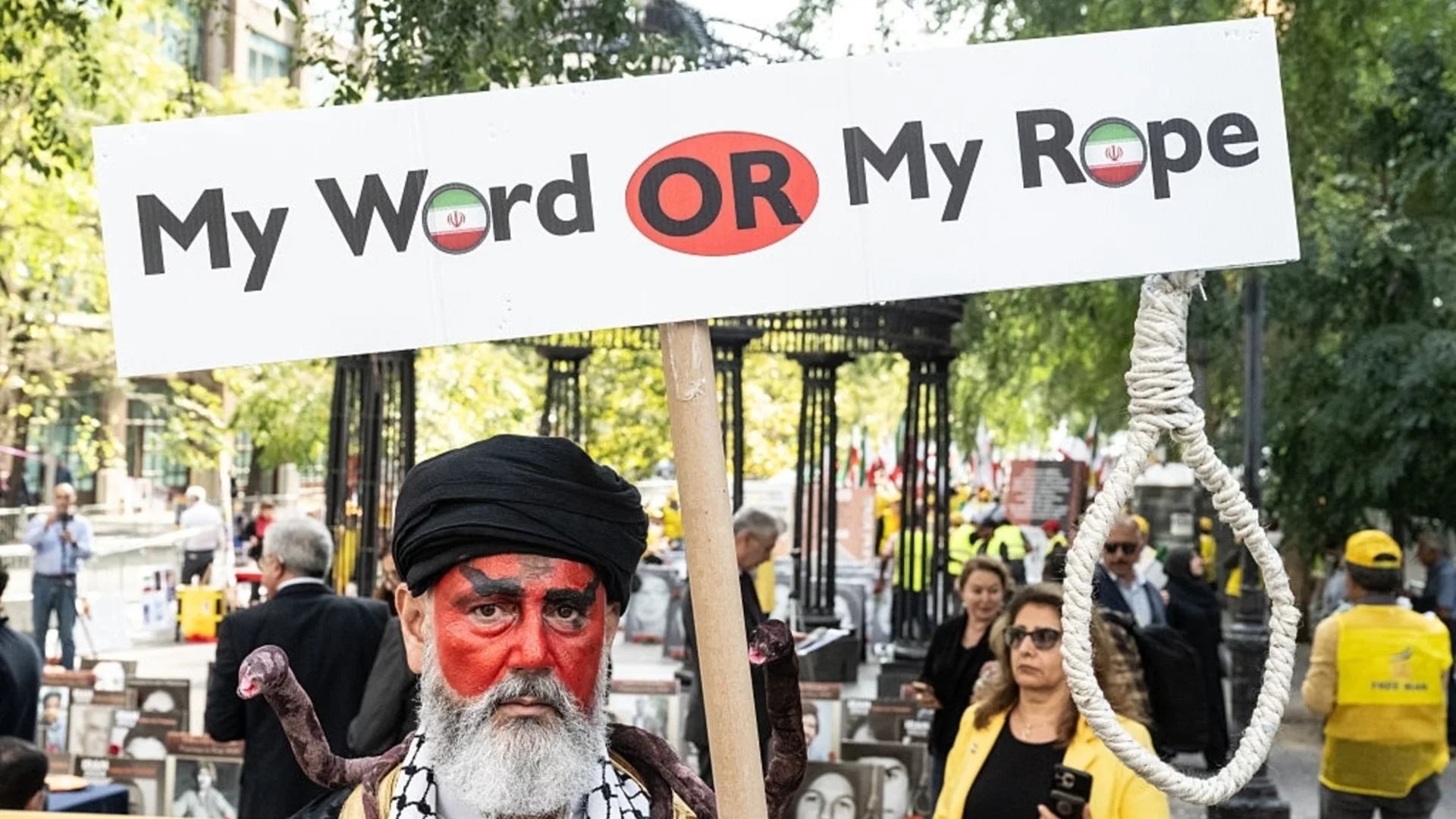 Иранците са по улиците - ето причините този път (ВИДЕО)