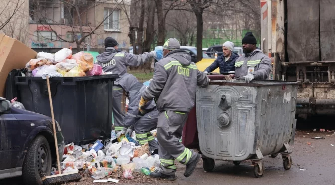 Десетки сигнали за проблеми с боклука в няколко столични района