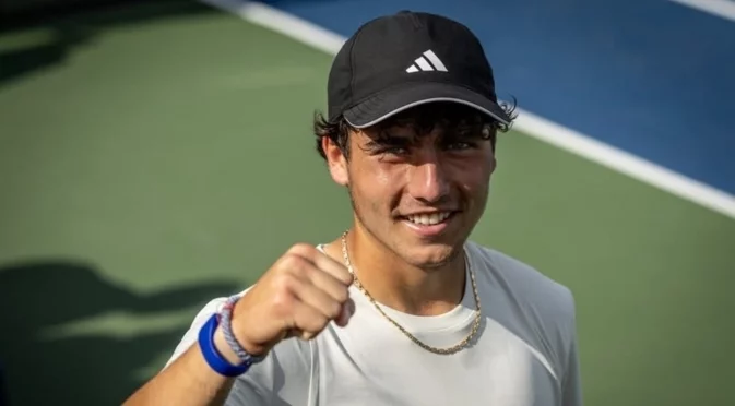 17-годишният Иван Иванов продължава да мачка! Победи съперник, който е с 200 места по-напред