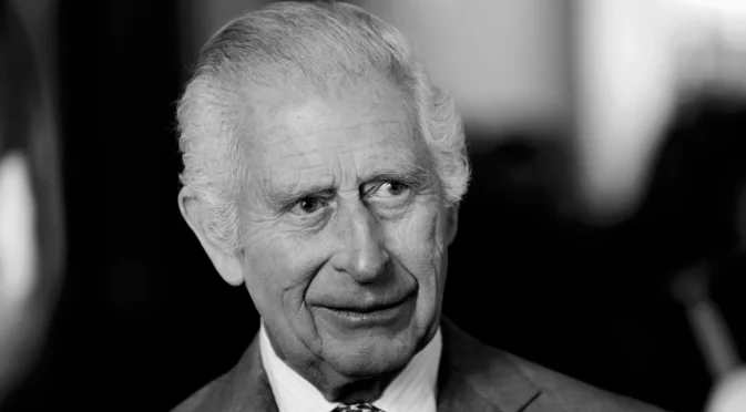 Принц Хари се завръща у дома. Кралят не го иска