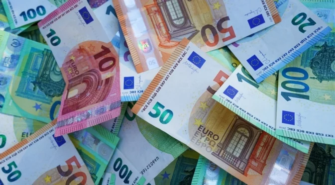 Разбулен мит за еврото: В чужбина не ми вземат българското, тук ми връщат чуждо